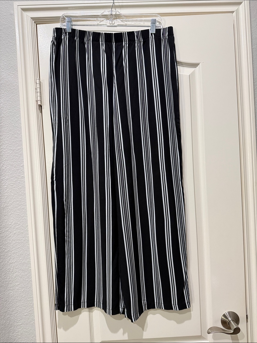 Pink Republic Black and White Vertical-Stripe Elastic Waist Wide-Leg Pants XL